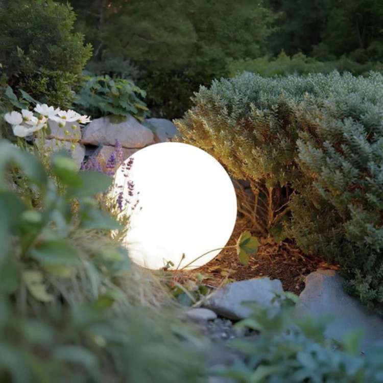 Eco - Friendly Illuminated Spherical Garden Light - Garden Light - Wild Eye Vision