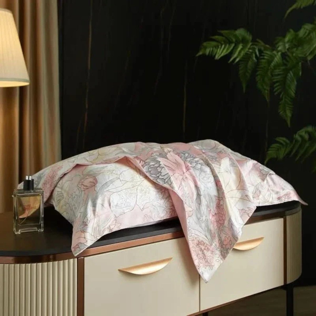 Mulberry Silk Pillowcase for Luxurious Sleep - Silk Pillowcase - Wild Eye Vision