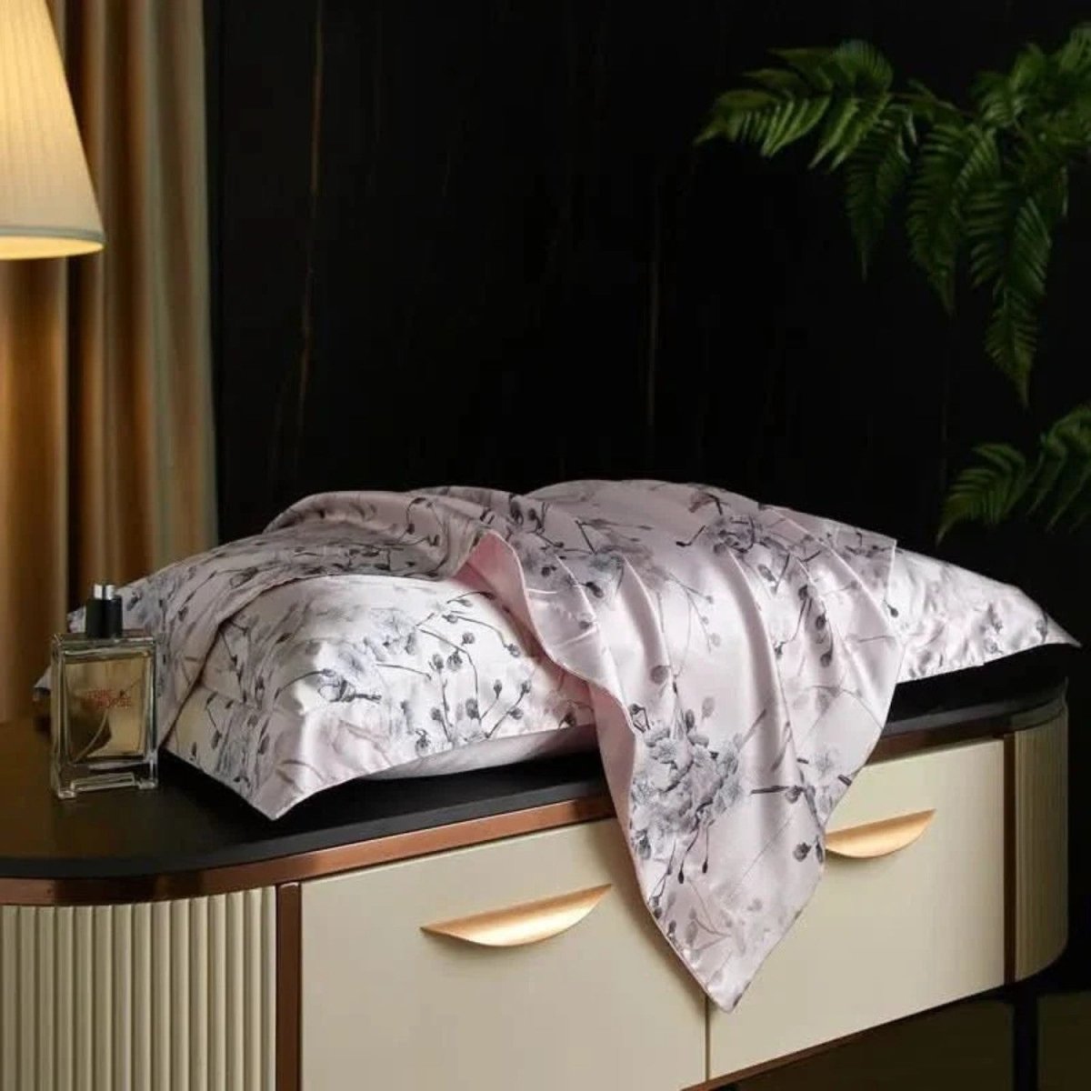 Mulberry Silk Pillowcase for Luxurious Sleep - Silk Pillowcase - Wild Eye Vision