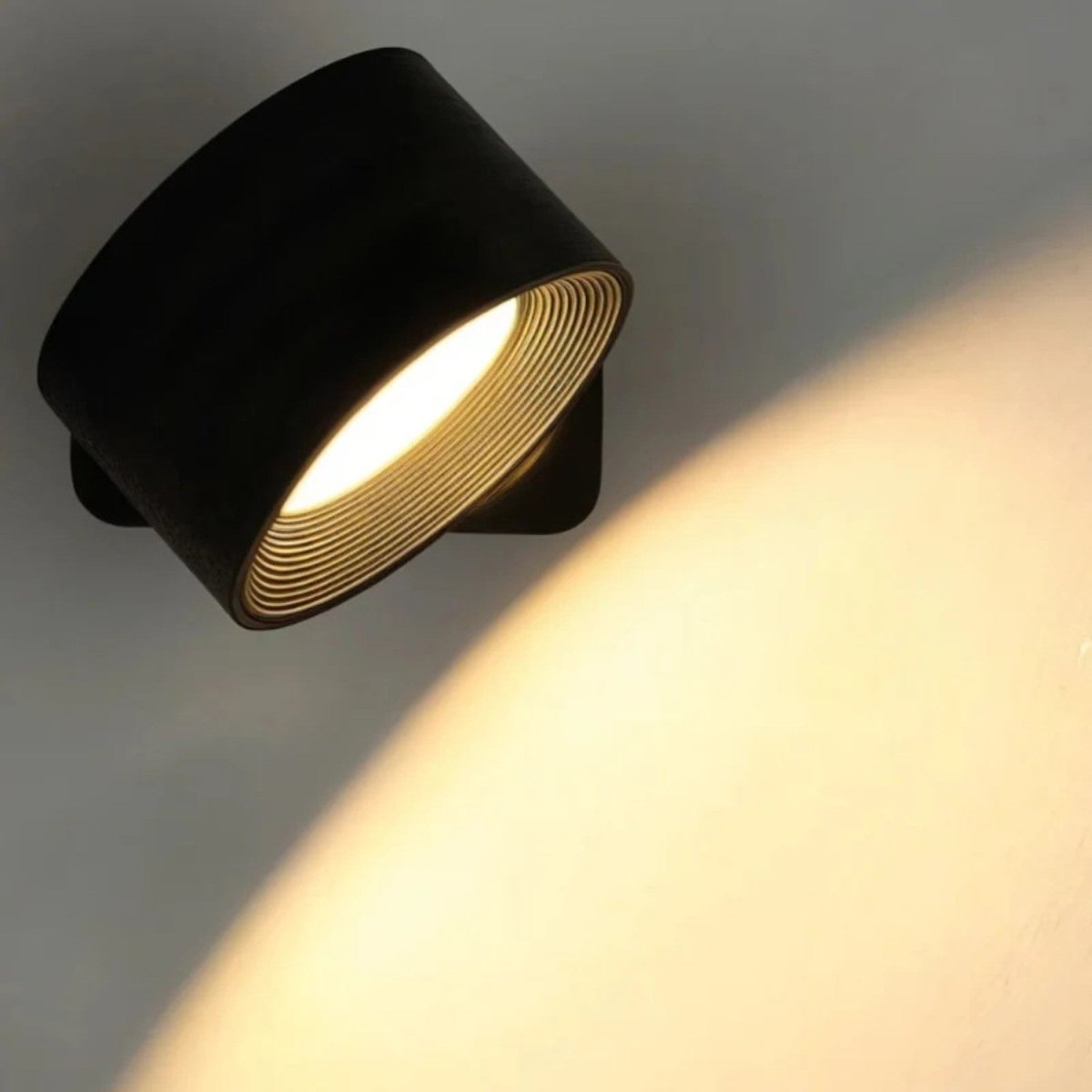 Wireless Rotating LED Wall Light - Bedside Lamp - Wild Eye Vision