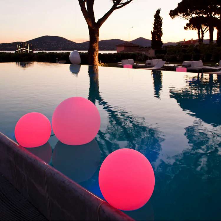 Eco - Friendly Illuminated Spherical Garden Light - Garden Light - Wild Eye Vision
