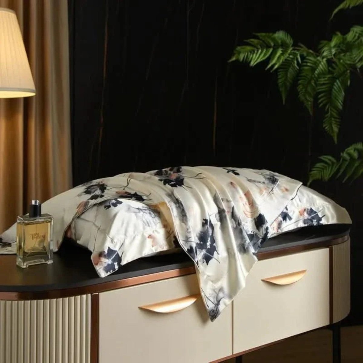 Mulberry Silk Pillowcase for Luxurious Sleep - Silk Pillowcase - Wild Eye Vision
