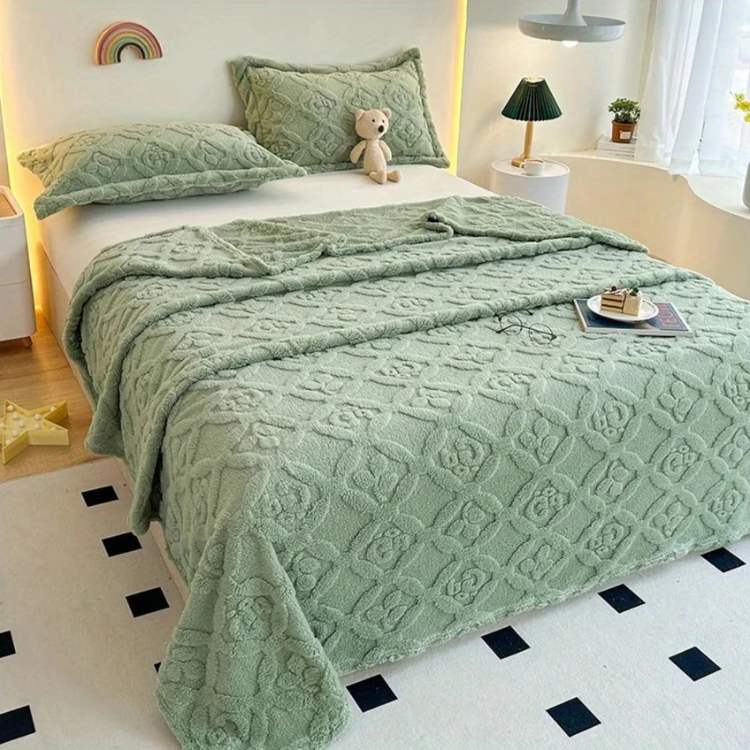 NatureTouch 3D Leaf Throw Blanket - Throw Blanket - Wild Eye Vision