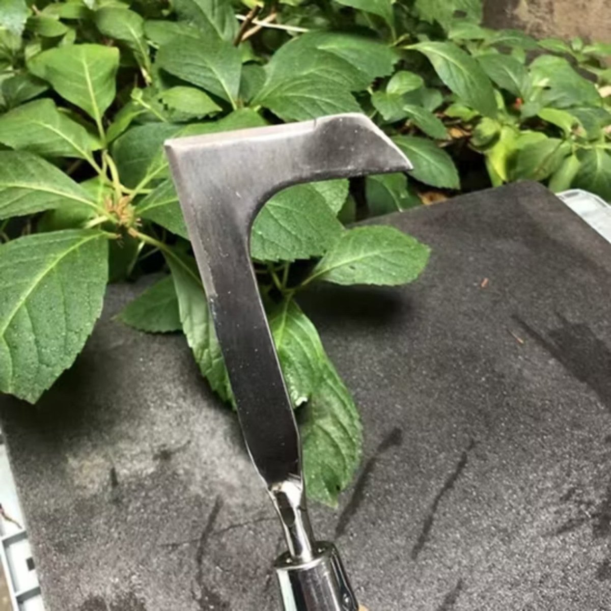 Precision L Shape Weeding Tool - Garden Tool - Wild Eye Vision