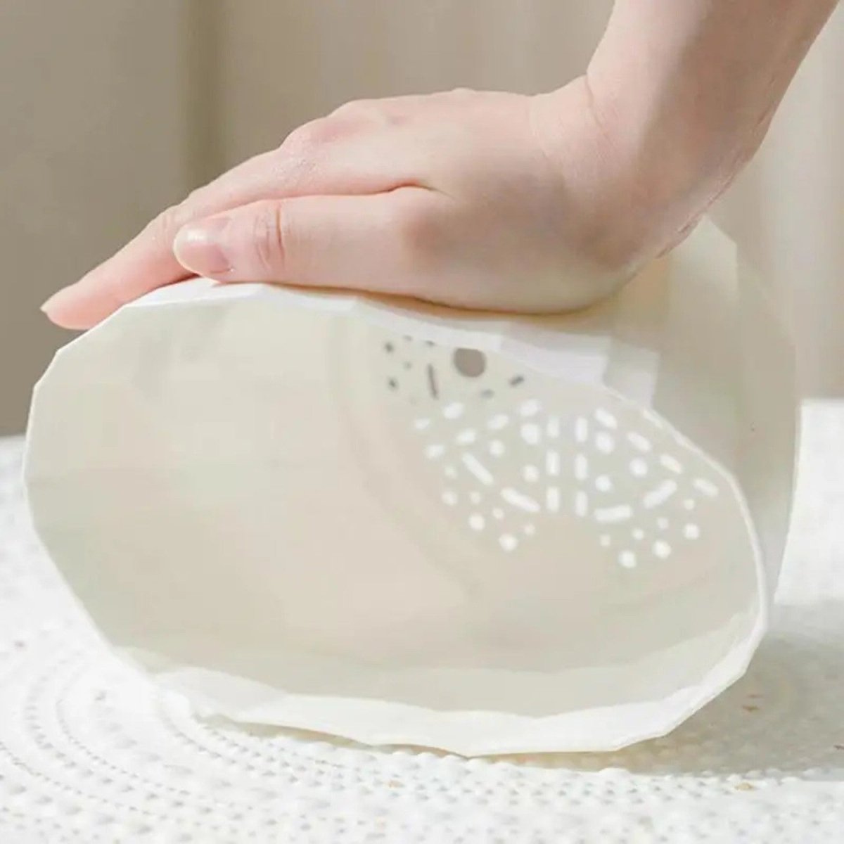 Self - Watering Flowerpot for Clean Indoor Gardening - Flowerpot - Wild Eye Vision